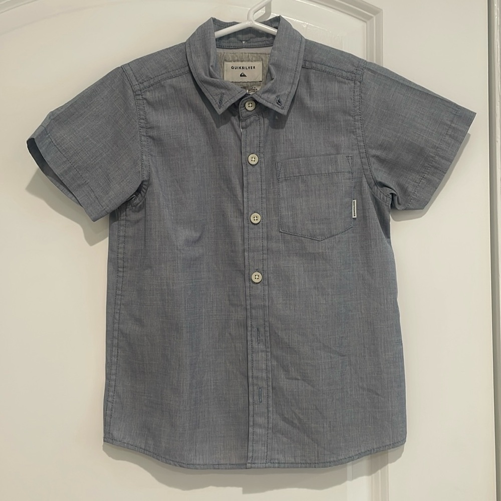 NWT Boys Quiksilver Shirt.  Size 6.